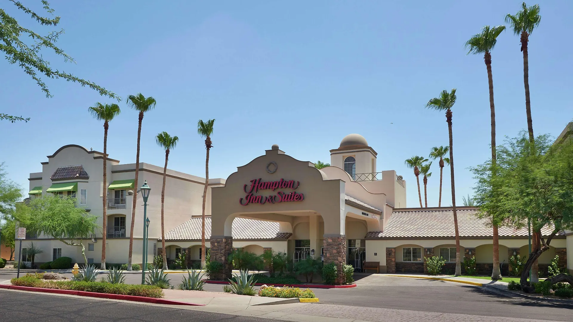 Hampton Inn & Suites Phoenix/Scottsdale Hotel