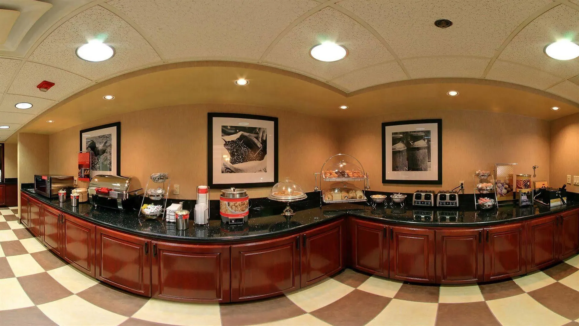 Hampton Inn & Suites Phoenix/Scottsdale 3*, Scottsdale
